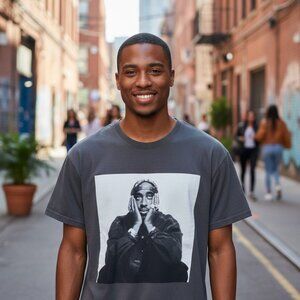 2Pac Tupac Shakur Iconic Black & White Portrait Graphic Tee Gray Size M